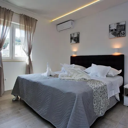 Villa Lokanjac With Pool And Panoramic Sea View *