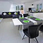 Lokanjac With Pool And Panoramic Sea View *