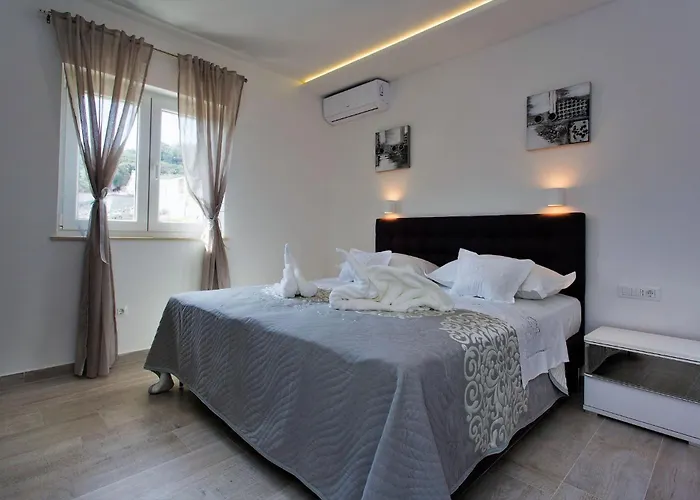 Villa Lokanjac With Pool And Panoramic Sea View *